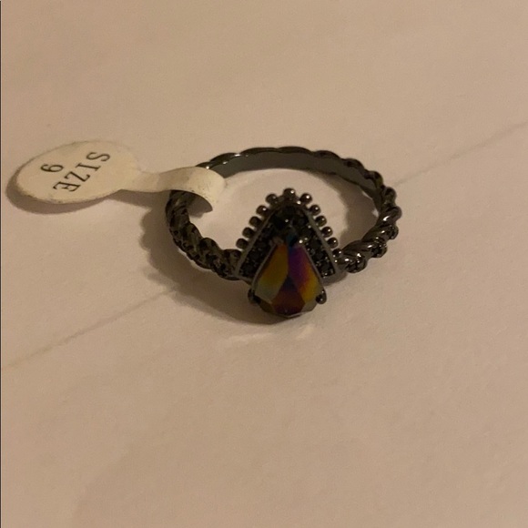 Black ring - Picture 2 of 3